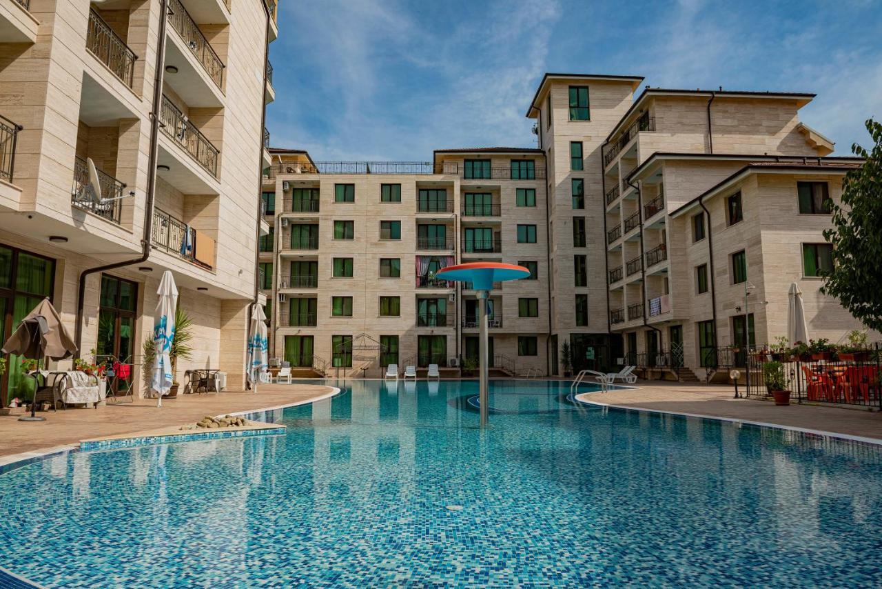 Amadeus Lux - Menada Apartments Slantschew brjag Exterior foto
